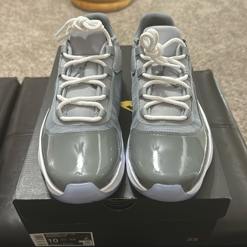 AIR JORDAN 11 CMFT LOW